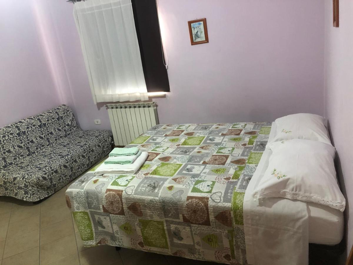 B&B Il Medioevo Pesche Bagian luar foto