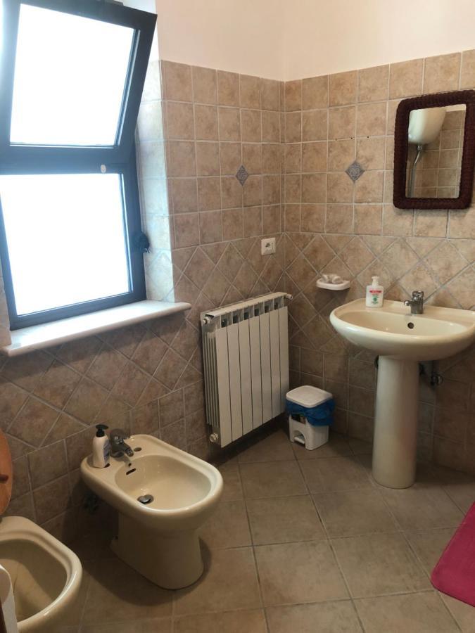 B&B Il Medioevo Pesche Bagian luar foto