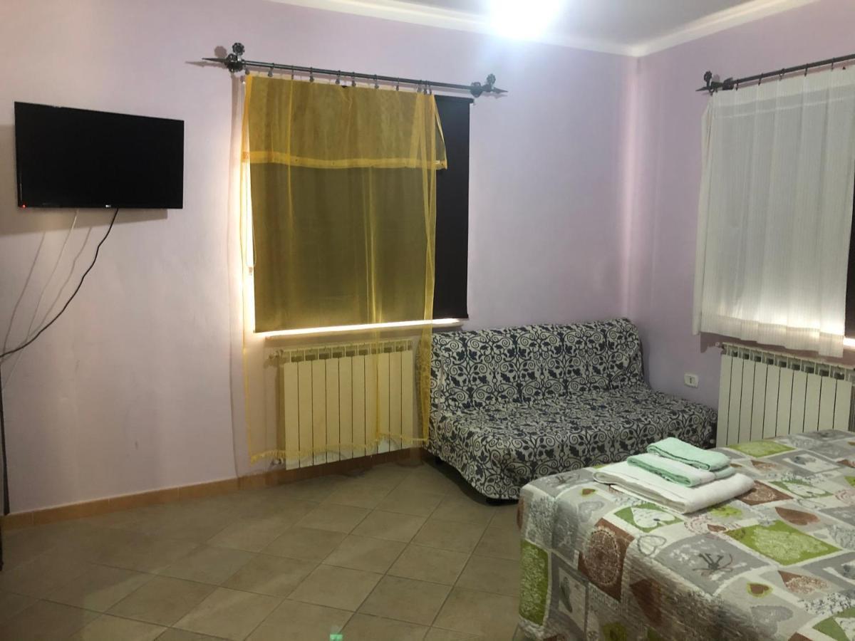 B&B Il Medioevo Pesche Bagian luar foto